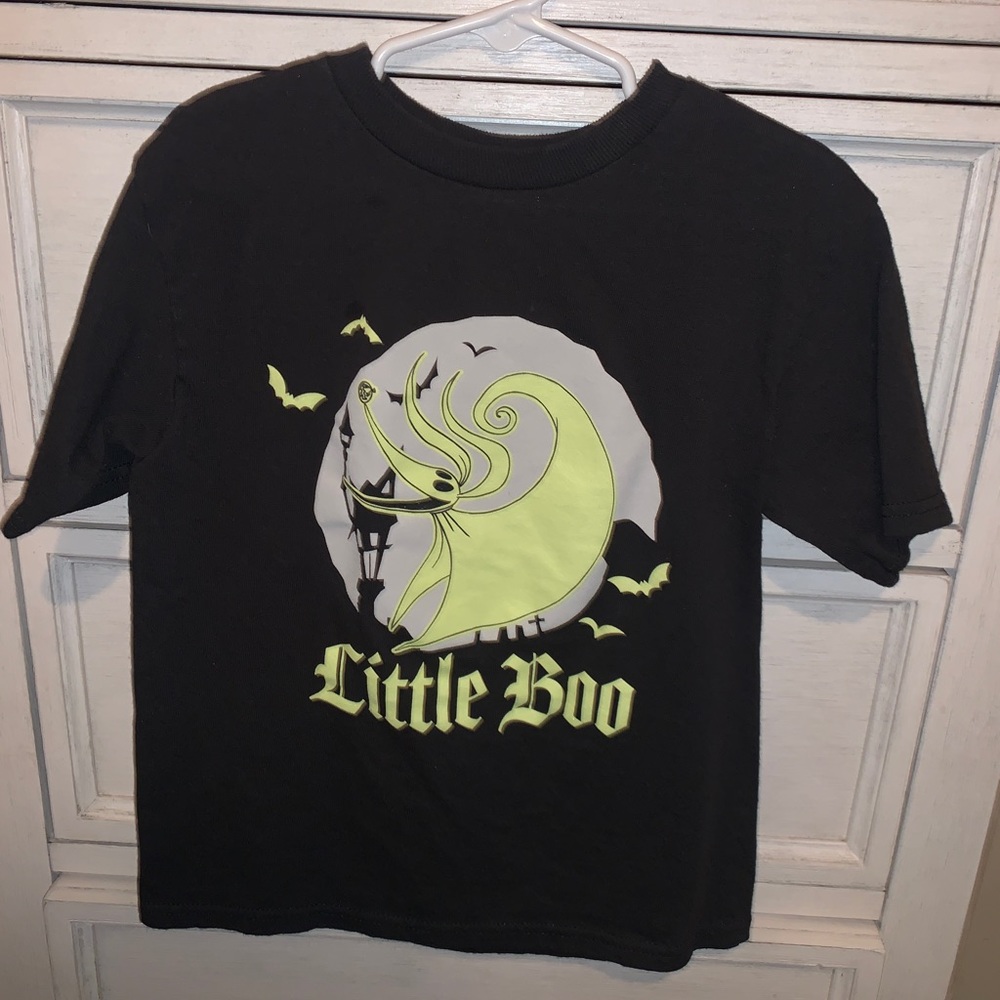 The Nightmare Before Christmas Glow in the dark shirt size 5 (boys)